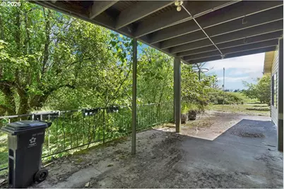 888 Meadows Ln, Jefferson, OR 97352 - Photo 8