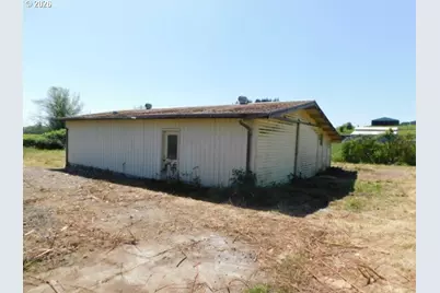888 Meadows Ln, Jefferson, OR 97352 - Photo 38