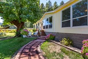 5833 Hubbard Creek Rd, Umpqua, OR 97486 - Photo 2