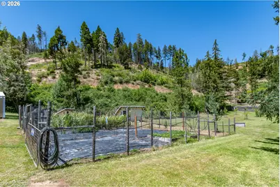 5833 Hubbard Creek Rd, Umpqua, OR 97486 - Photo 38