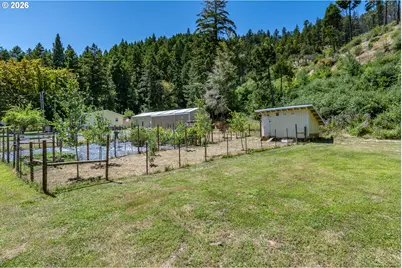 5833 Hubbard Creek Rd, Umpqua, OR 97486 - Photo 40