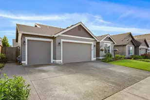 1119 NE 11th Ave, Battle Ground, WA 98604 - Photo 2
