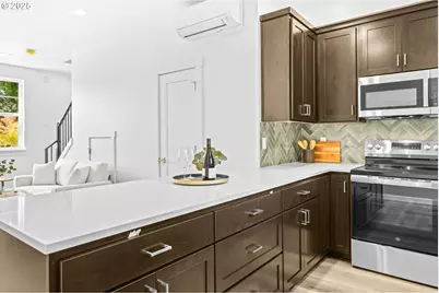 5465 N Fessenden St, Portland, OR 97203 - Photo 6