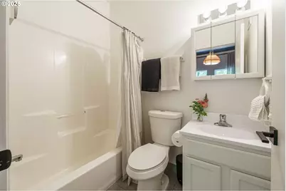 8711 N Crawford St, Portland, OR 97203 - Photo 12