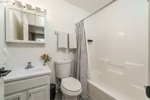 8711 N Crawford St, Portland, OR 97203 - Photo 32