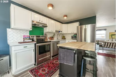 8711 N Crawford St, Portland, OR 97203 - Photo 4