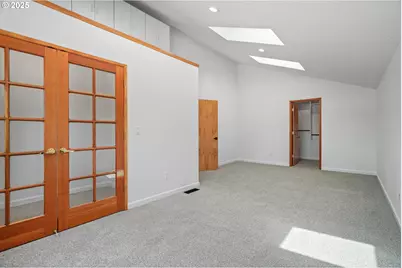 570 N Hayden Bay Dr, Portland, OR 97217 - Photo 18