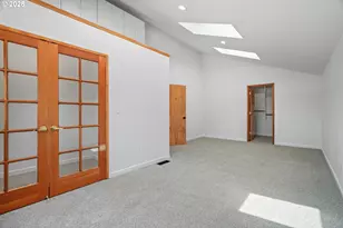 570 N Hayden Bay Dr, Portland, OR 97217 - Photo 18