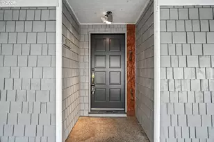 570 N Hayden Bay Dr, Portland, OR 97217 - Photo 2