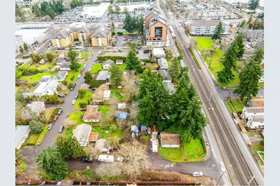 E Burnside St, Portland, OR 97216 - Photo 12