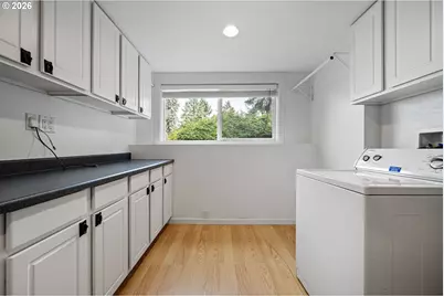 2803 Almaden St, Eugene, OR 97405 - Photo 32