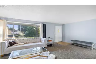 610 Colonial Dr, Springfield, OR 97477 - Photo 4