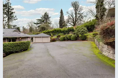 8000 SW Linden Rd, Portland, OR 97225 - Photo 6