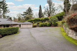 8000 SW Linden Rd, Portland, OR 97225 - Photo 6
