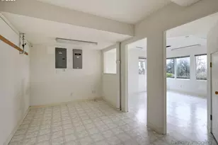 8000 SW Linden Rd, Portland, OR 97225 - Photo 30