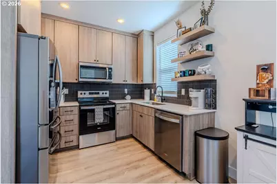 7726 SE Tolman St, Portland, OR 97206 - Photo 6