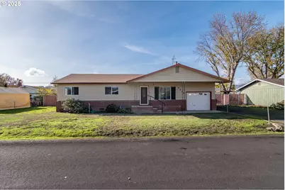 4072 Hanna St, Roseburg, OR 97471 - Photo 2