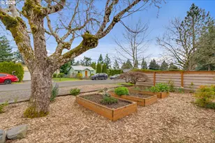 1131 NE 118th Ave, Portland, OR 97220 - Photo 4