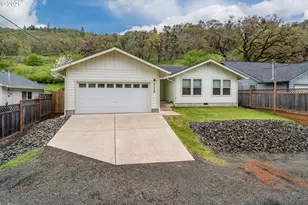 4509 Ridenour St, Roseburg, OR 97470 - Photo 2
