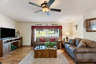 11119 N Myrtle Rd, Myrtle Creek, OR 97457 - Photo 14