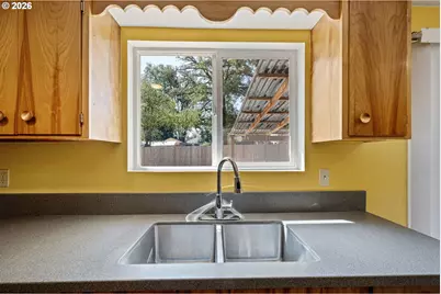 130 E 31st Ave, Eugene, OR 97405 - Photo 24