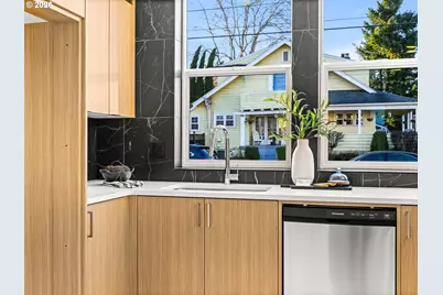 6219 NE Stanton St, Portland, OR 97213 - Photo 4