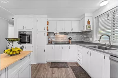 21100 NE Sandy Blvd, Fairview, OR 97024 - Photo 18