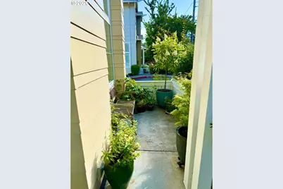 2608 SW Hume Ct, Portland, OR 97219 - Photo 20