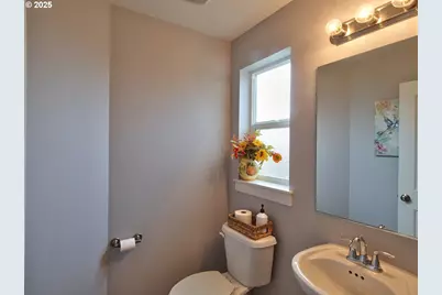 6015 NW High Heaven Rd, McMinnville, OR 97128 - Photo 8