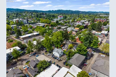 239 E 14th Ave, Eugene, OR 97401 - Photo 32