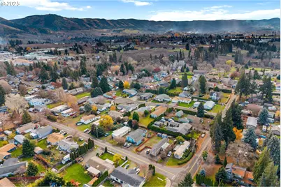 3391 Avalon Dr, Hood River, OR 97031 - Photo 18