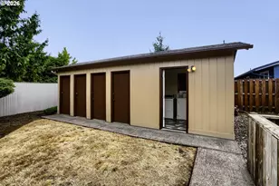 10905 NE 6th St, Vancouver, WA 98664 - Photo 16