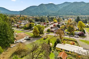 47849 W 2nd St, Oakridge, OR 97463 - Photo 44