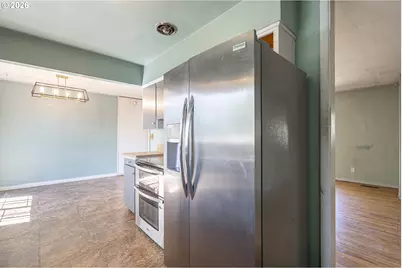 730 Wildwind Dr SE, Salem, OR 97302 - Photo 10