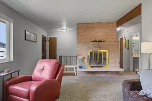 1454 SW 4th St, Gresham, OR 97080 - Photo 6