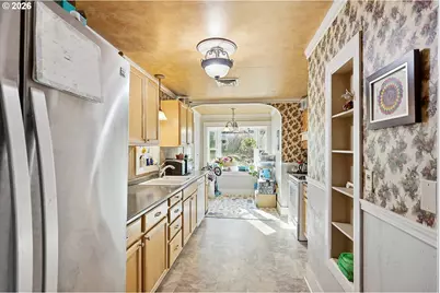 1514 E 14th St, The Dalles, OR 97058 - Photo 8