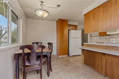 245 Columbus St, Albany, OR 97321 - Photo 12