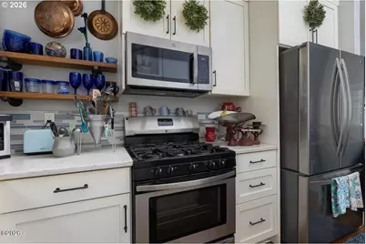 3087 SW Beach Ave, Lincoln City, OR 97367 - Photo 12