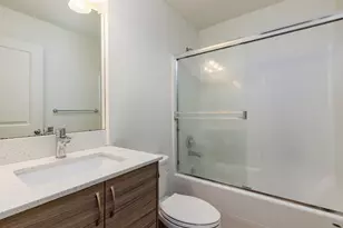 12661 SE Lydia Ct, Portland, OR 97236 - Photo 8