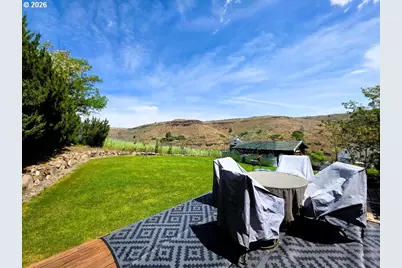 110 Staats Ave, Maupin, OR 97037 - Photo 2