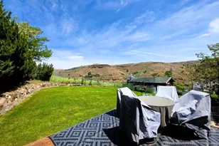 110 Staats Ave, Maupin, OR 97037 - Photo 2