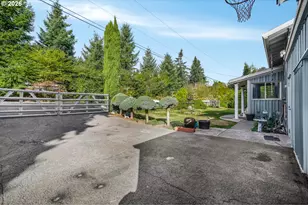 16700 SE Bel Air Dr, Damascus, OR 97089 - Photo 32