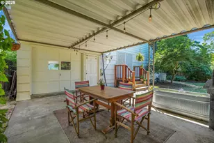 8913 N Seneca St, Portland, OR 97203 - Photo 16