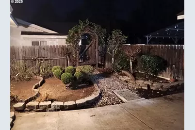 625 S Elizabeth St, Milton-Freewater, OR 97862 - Photo 6