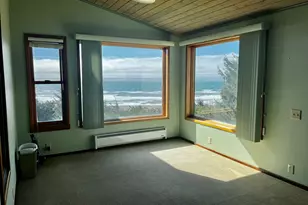 94444 Linda Ln, Gold Beach, OR 97444 - Photo 14