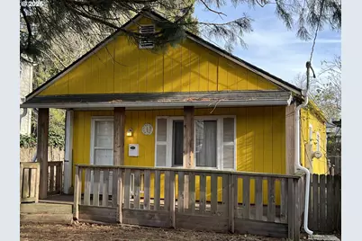 2204 SE 84th Ave, Portland, OR 97216 - Photo 2