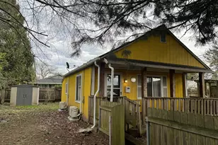 2204 SE 84th Ave, Portland, OR 97216 - Photo 4