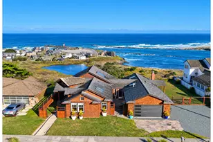 880 Ocean Dr, Bandon, OR 97411 - Photo 1