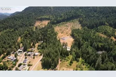 570 Tunnel Rd, Glendale, OR 97442 - Photo 4