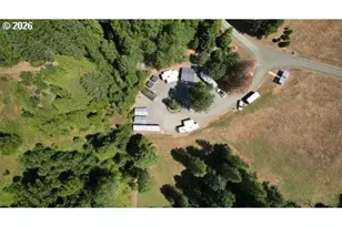 570 Tunnel Rd, Glendale, OR 97442 - Photo 1
